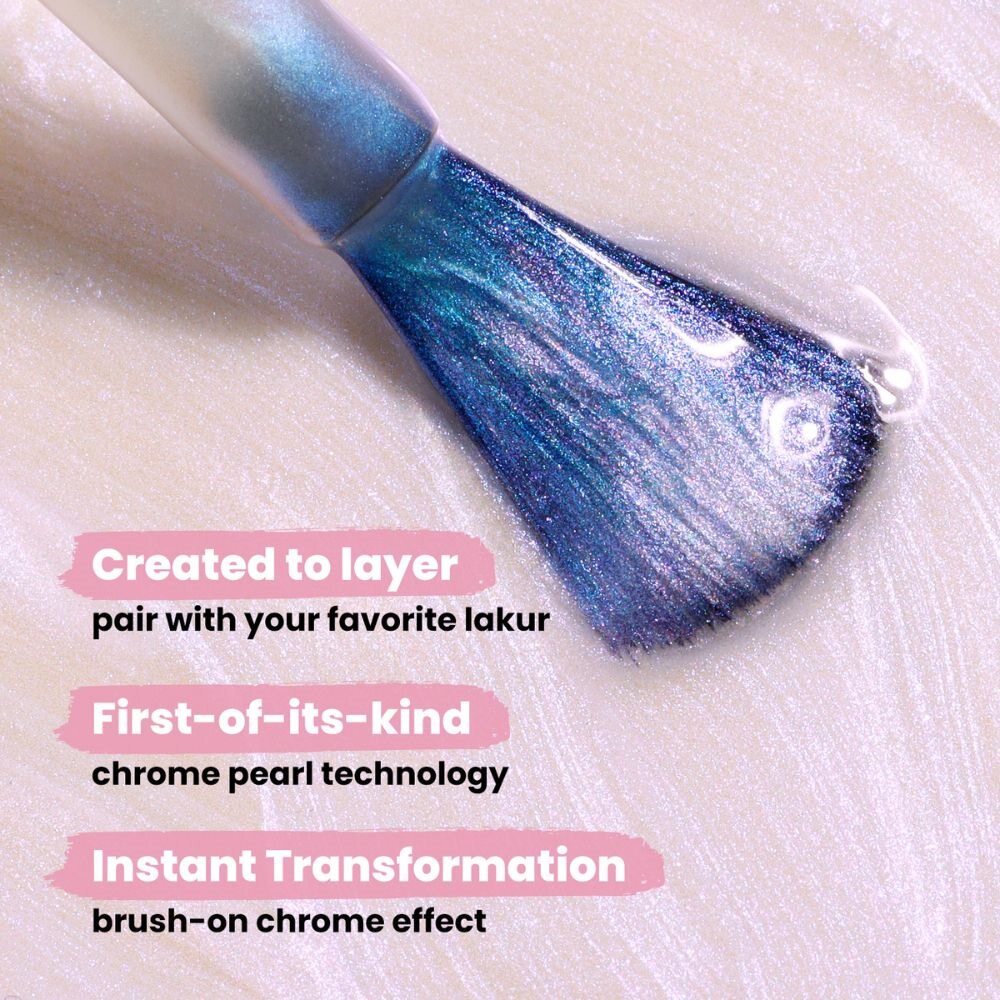 The LONDONTOWN Pixi Chrome Duo makeup brush, with shimmery surface and chrome-effect bristles, uses crème-to-chrome technology. Layering it with lakur transforms your look instantly using first-of-its-kind chrome pearl technology.